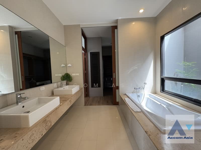 บ้านเดี่ยวเลี้ยงสัตว์ได้ พร้อมสระว่ายน้ำส่วนตัว พื้นที่โปร่งโล่ง ใจกลางสุขุมวิท (100058), กรุงเทพ, คลองตันเหนือ, วัฒนา, กรุงเทพ, 300 ตร.ม., บ้านเดี่ยว ให้เช่า, โดย Accom Asia, 500415268 - DDproperty.com