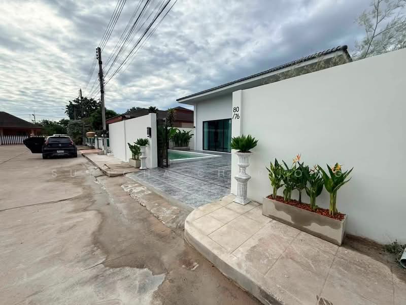 3-BR House, Chon Buri (Pattaya), Nong Pru, Bang Lamung (Pattaya), Chon Buri (Pattaya), 3 Bedrooms, 200 sqm, Single Detached House For Sale, by Supicha Chorjong, 500415280 - DDproperty.com