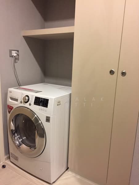 Rhythm Asoke 2, Bangkok, Soi Lertkaew 1 Asoke-Din Daeng Road, Bang Kapi, Huai Khwang, Bangkok, 1 Bedroom, 30 sqm, Condo For Rent, by Thanyalak Premputtiphan, 500415371 - DDproperty.com