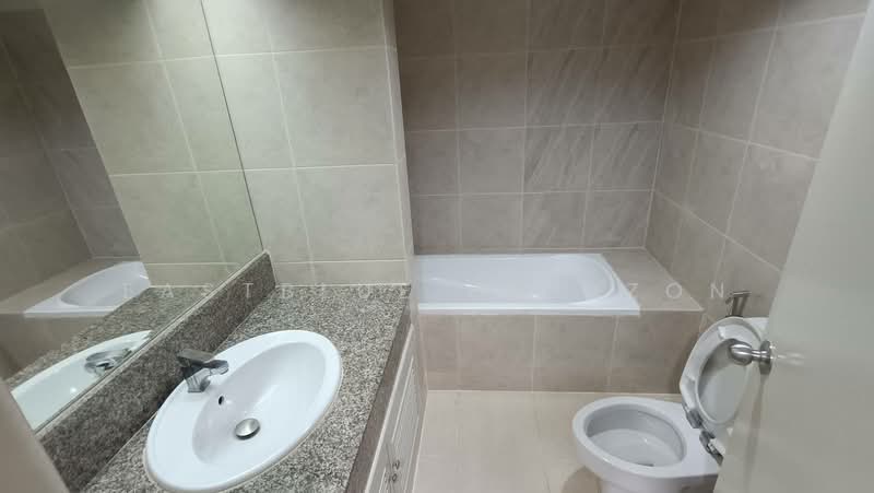Baan Suanpetch, Bangkok, 18 Soi Sukhumvit 39, Khlong Tan Nua, Watthana, Bangkok, 2 Bedrooms, 135 sqm, Condo For Sale, by Eastblue Horizon, 500415459 - DDproperty.com