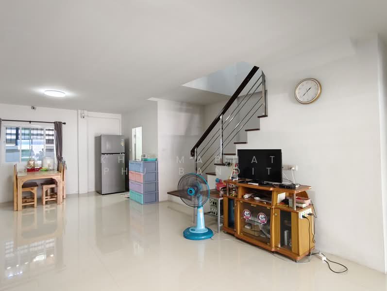 RownHome Baan Aiyara BanChaang Phanatnikhom, Chon Buri (Pattaya), Ban Chang, Phanat Nikhom, Chon Buri (Pattaya), 3 Bedrooms, 164 sqm, Townhouse For Sale, by Khommaphat Phumbandit, 500415533 - DDproperty.com