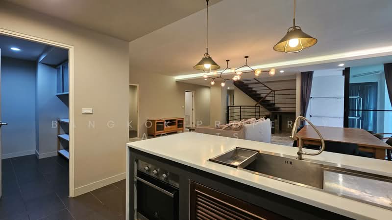 Lily House Mansion, Bangkok, 209 Soi Sukhumvit 31, Khlong Tan Nua, Watthana, Bangkok, 3 Bedrooms, 315 sqm, Condo For Rent, by BANGKOK PROPERTY AGENTS, 500415540 - DDproperty.com