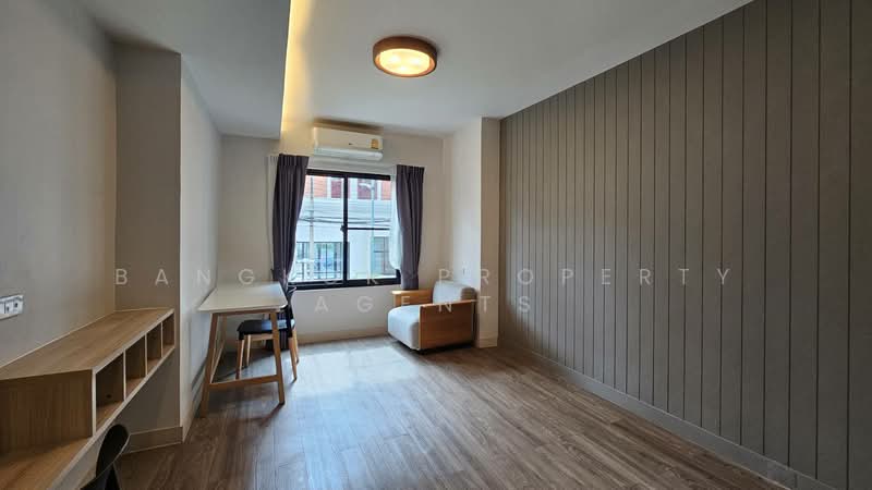 Lily House Mansion, Bangkok, 209 Soi Sukhumvit 31, Khlong Tan Nua, Watthana, Bangkok, 3 Bedrooms, 315 sqm, Condo For Rent, by BANGKOK PROPERTY AGENTS, 500415540 - DDproperty.com