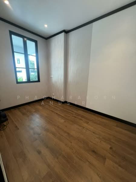 Maison Blanche – Sukhumvit 67, Bangkok, 59 Soi Sukhumvit 67, Phra Kanong Nua, Watthana, Bangkok, 4 Bedrooms, 244 sqm, Single Detached House For Rent, by Phacharakorn Anusiri, 500415560 - DDproperty.com