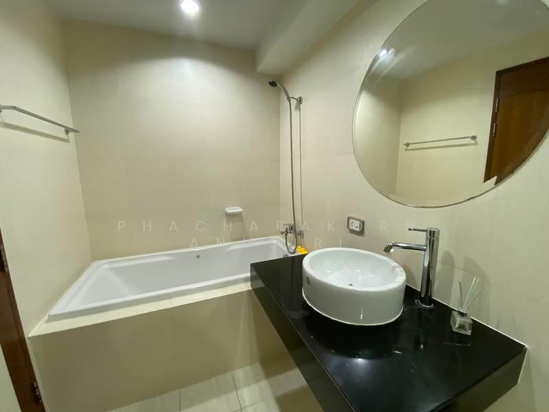 Silom City Resort : สีลม ซิตี้ รีสอร์ท, กรุงเทพ, 25 พิพัฒน์ 2, สีลม, บางรัก, กรุงเทพ, 84 ตร.ม., คอนโด ให้เช่า, โดย Phacharakorn Anusiri, 500415574 - DDproperty.com