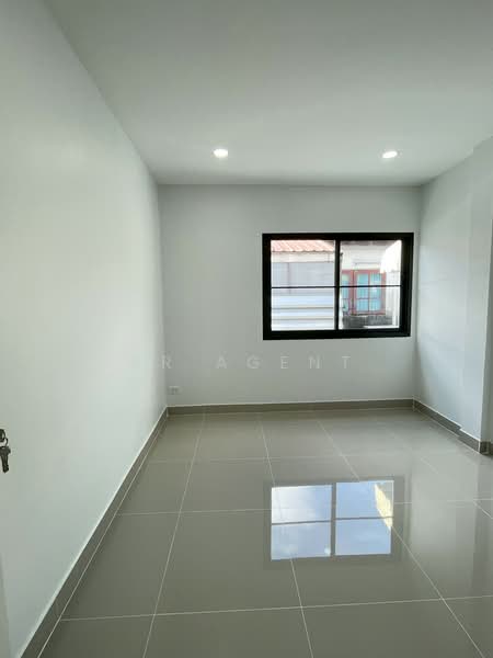 The Villa Rattanathibet : เดอะ วิลล่า รัตนาธิเบศร์, นนทบุรี, ถนน รัตนาธิเบศร์, ท่าอิฐ, ปากเกร็ด, นนทบุรี, 96 ตร.ม., ทาวน์เฮ้าส์ ขาย, โดย NR AGENT, 500415867 - DDproperty.com