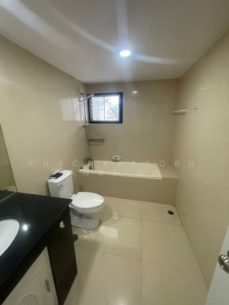 Regent on the Park 1, Bangkok, Soi Sukhumvit 26, Khong Tan, Khlong Toei, Bangkok, 3 Bedrooms, 250 sqm, Condo For Rent, by Phacharakorn Anusiri, 500415913 - DDproperty.com