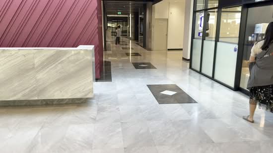 Rent Commercial Space 500 Meter From MRT Phetburi, Bangkok, Bang Kapi, Huai Khwang, Bangkok, , 392 sqm, Retail Space For Rent, by Suchart Gambhir, 500415952 - DDproperty.com