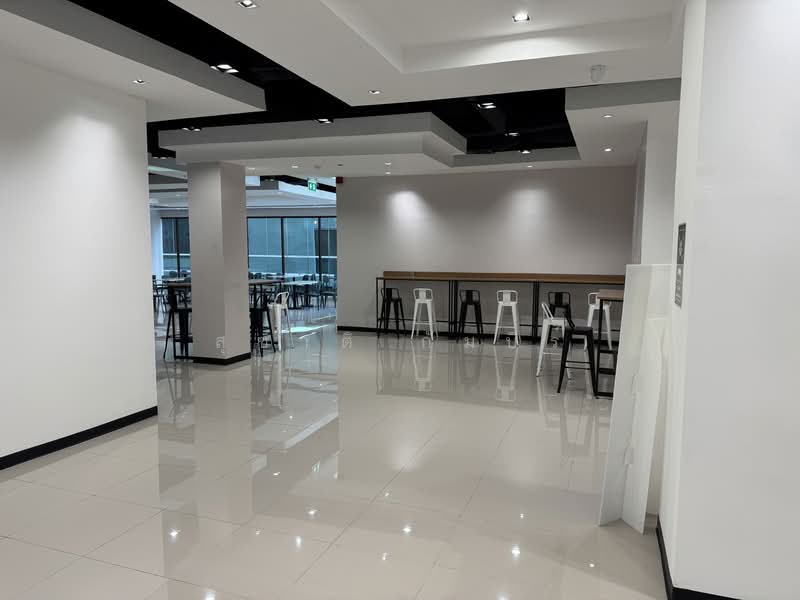 Rent Commercial Space 500 Meter From MRT Phetburi, Bangkok, Bang Kapi, Huai Khwang, Bangkok, , 392 sqm, Retail Space For Rent, by Suchart Gambhir, 500415952 - DDproperty.com