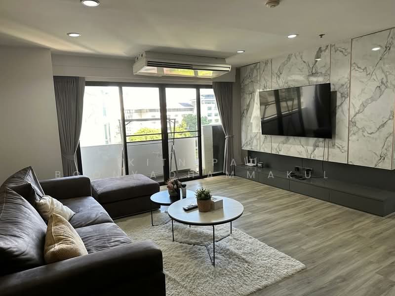 The Royal Place 2, Bangkok, 6-6/429 Soi Mahatlek Luang 2, Lumphini, Pathum Wan, Bangkok, 2 Bedrooms, 99 sqm, Condo For Rent, by Kitnipat Boonyadhammakul, 500415980 - DDproperty.com