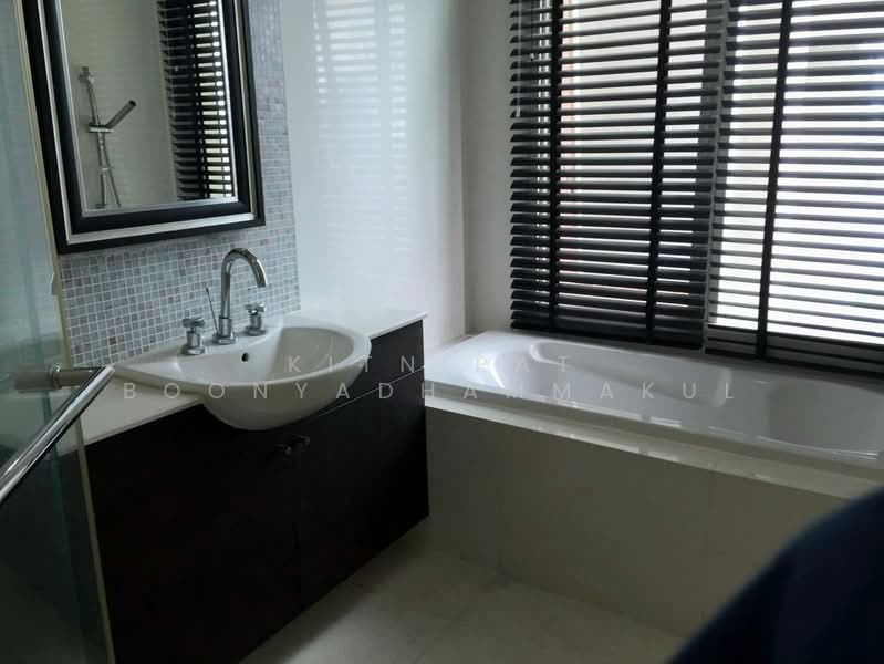 Watermark Chaophraya, Bangkok, Soi Charoennakorn 39-41, Charoennakorn Road, Bang Lam Phu Lang, Khlong San, Bangkok, 2 Bedrooms, 105 sqm, Condo For Rent, by Kitnipat Boonyadhammakul, 500416045 - DDproperty.com