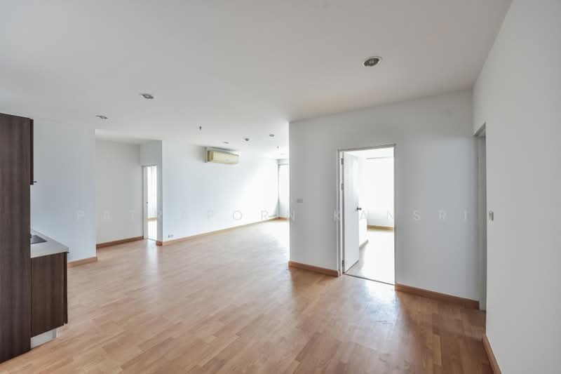 St Louis Grand Terrace, Bangkok, Soi Sathon 11 S Sathon Rd, Yan Nawa, Sathon, Bangkok, 2 Bedrooms, 105 sqm, Condo For Sale, by Patraporn Kansri, 500416048 - DDproperty.com