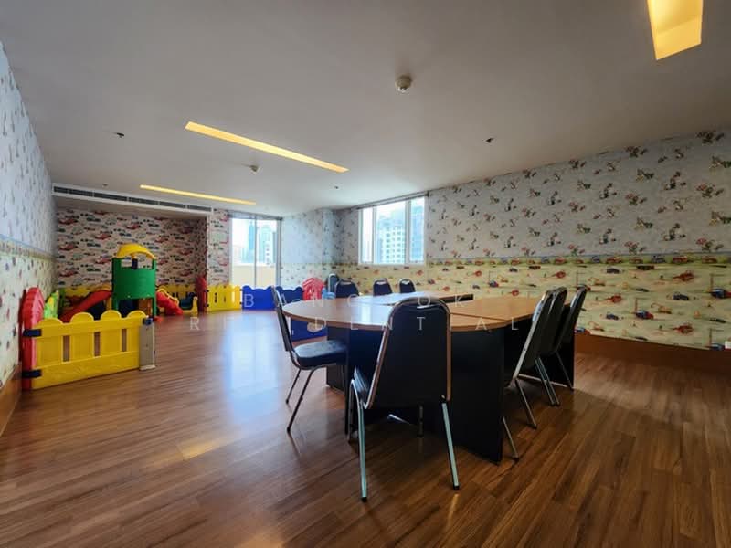 Sukhumvit City Resort, Bangkok, 51 Soi Sukhumvit 11, Khlongtoei Nua, Watthana, Bangkok, 3 Bedrooms, 201 sqm, Condo For Sale, by Bangkok Residential, 500416058 - DDproperty.com
