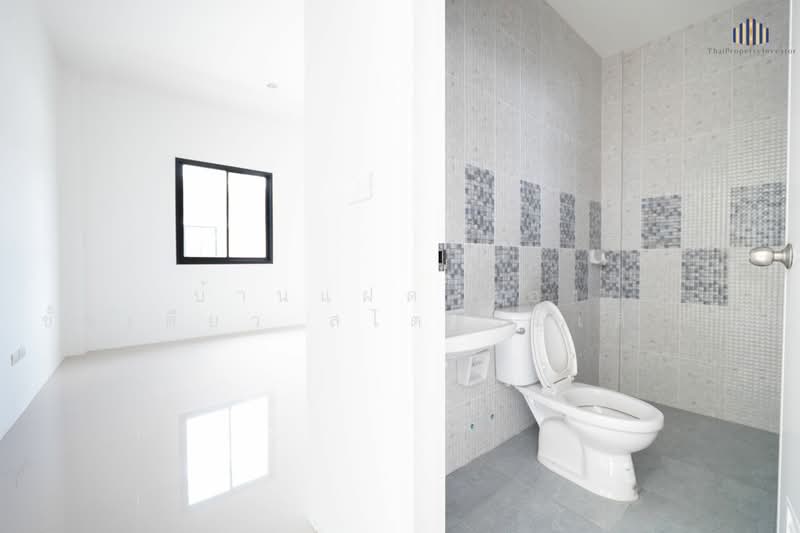 Brandnew singlestorey modern semidetached homes, Chon Buri (Pattaya), Khlong Tamru, Muang Chon Buri, Chon Buri (Pattaya), 2 Bedrooms, 95 sqm, Semi-Detached House (Twin House) For Sale, by บ้านแฝด มือ1 ชั้นเดียว สไตล์โมเดิร์น โครงการ อีสทาวน์ ชลบุรี อมตะนคร, 500416171 - DDproperty.com