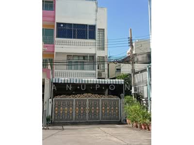 ขาย - ทาวน์เฮ้าส์ 3 ชั้น เจริญกรุงวิลล่า ซอยเจริญกรุง 89/1, กรุงเทพ