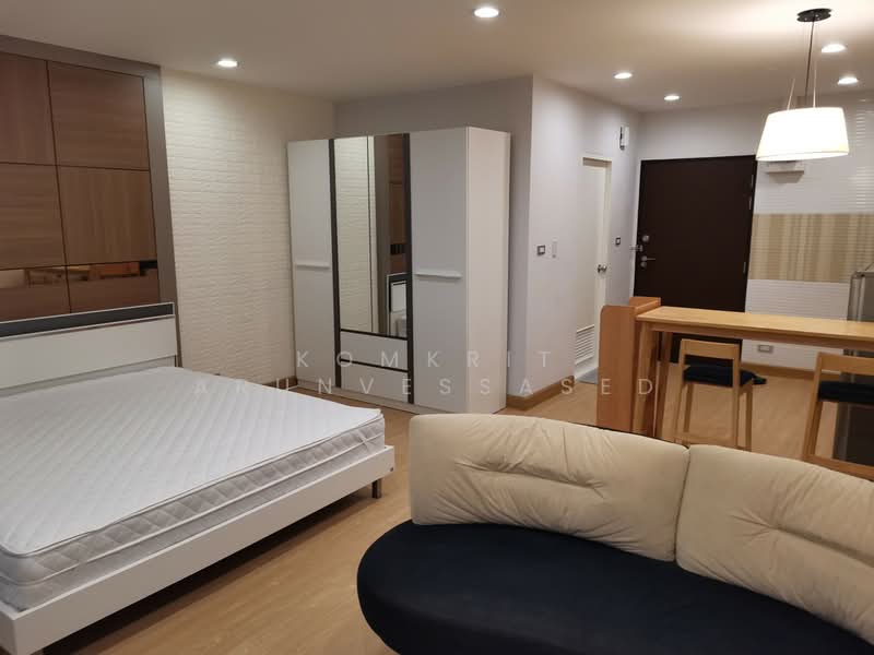 Sathorn Gardens, Bangkok, 39 South Sathorn Road, Thung Maha Mek, Sathon, Bangkok, 1 Bedroom, 40 sqm, Condo For Rent, by Komkrit Arunvessased, 500416253 - DDproperty.com