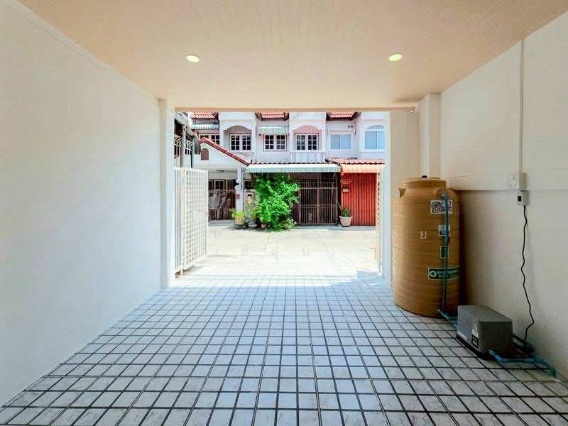 หมู่บ้านพรทิพย์, Nonthaburi, Bang Sri Muang, Muang Nonthaburi, Nonthaburi, 2 Bedrooms, 68 sqm, Townhouse For Sale, by สรภพ ยอดไชย (สีฝุ่น), 500416345 - DDproperty.com