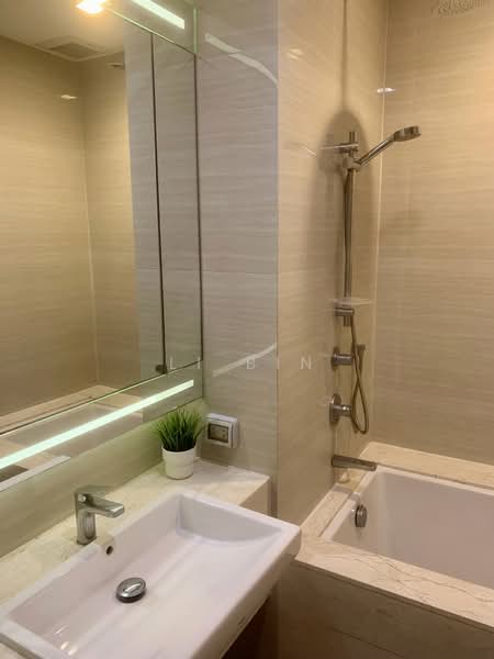 Noble BE33, Bangkok, 19 Soi Sukhumvit 33, Khlong Tan Nua, Watthana, Bangkok, 1 Bedroom, 35 sqm, Condo For Rent, by Li Bin, 500416379 - DDproperty.com