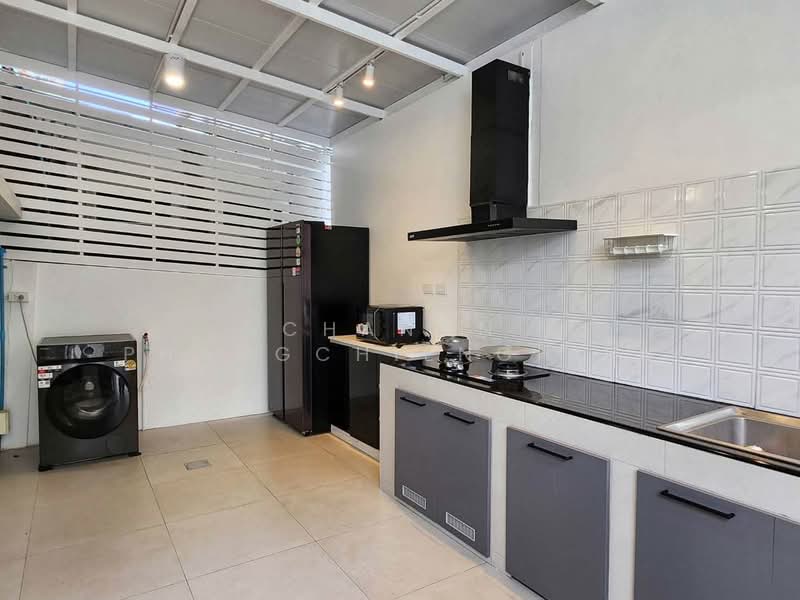 Areeya Mandarina Sukhumvit 77, Bangkok, Sukhumvit 77 Road (On Nut), Suan Luang, Bangkok, 3 Bedrooms, 124 sqm, Townhouse For Rent, by Chanon Phangchienghien, 500416393 - DDproperty.com