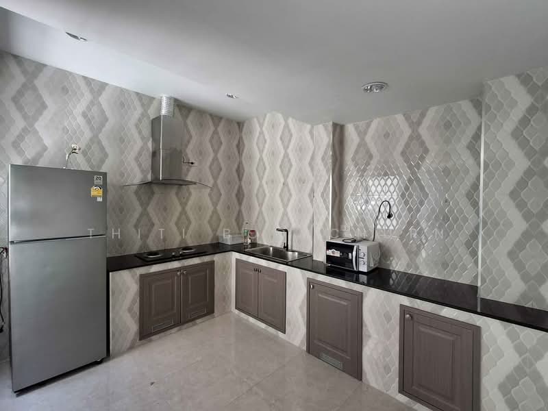 Townhouse, 3 Beds Near BTS Punnawithi, Bangkok, Bang Chak, Phra Khanong, Bangkok, 3 Bedrooms, 180 sqm, Townhouse For Rent, by Thiti Boonchurn, 500416412 - DDproperty.com