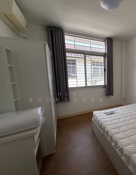Townhouse, 6 Bed, Huai Khwang, Near MRT Huai Khwang, Bangkok, Huai Khwang, Bangkok, 6 Bedrooms, 240 sqm, Townhouse For Rent, by Thiti Boonchurn, 500416439 - DDproperty.com