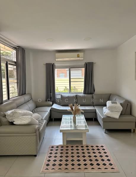 Townhouse, 6 Bed, Huai Khwang, Near MRT Huai Khwang, Bangkok, Huai Khwang, Bangkok, 6 Bedrooms, 240 sqm, Townhouse For Rent, by Thiti Boonchurn, 500416439 - DDproperty.com