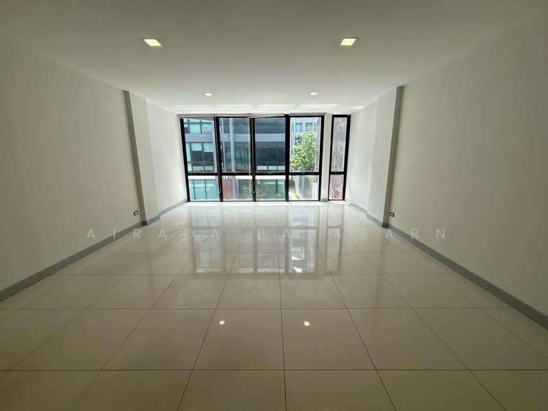 โฮมออฟฟิศ 5 ชั้น พร้อมลิฟต์ ใจกลางสามย่าน–พระราม 4, Bangkok, Pathum Wan, Bangkok, , 340 sqm, Shophouse For Rent, by Airada Parasarn, 500416462 - DDproperty.com