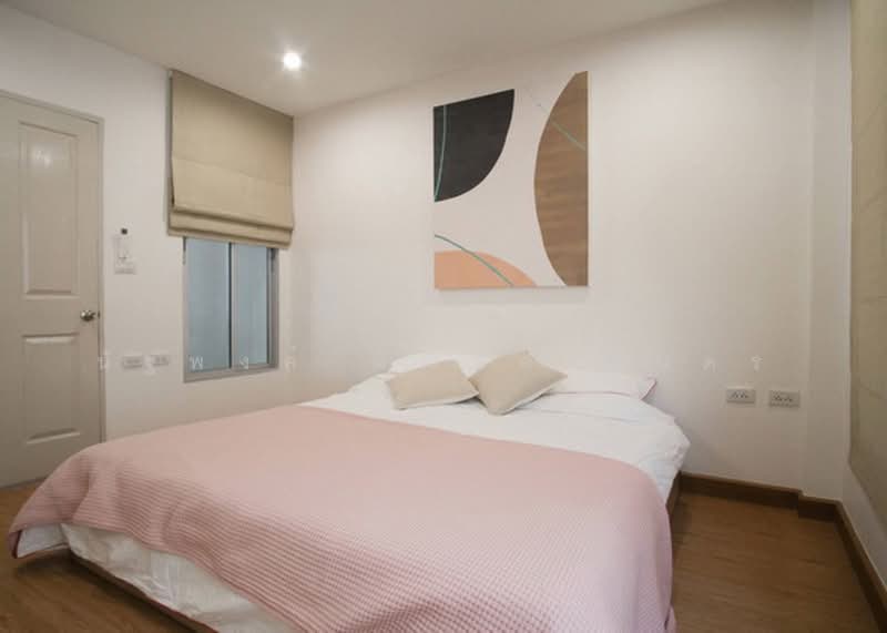 Baan Klang Muang British Town Srinakarin, Samut Prakan, Soi Baan Klang Muang British Town Srinakarin, Bang Kaeo, Bang Plee, Samut Prakan, 3 Bedrooms, 230 sqm, Townhouse For Rent, by นัฐพงค์ มณีอัครเนตร, 500416498 - DDproperty.com