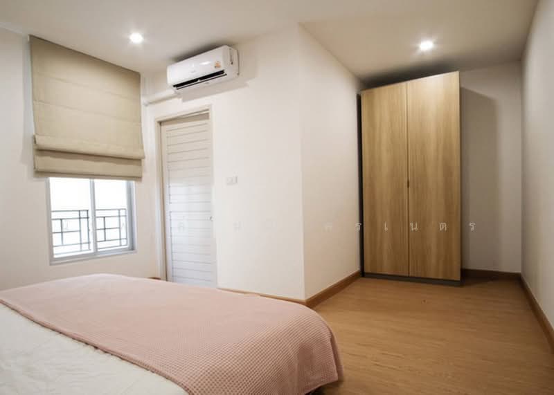 Baan Klang Muang British Town Srinakarin, Samut Prakan, Soi Baan Klang Muang British Town Srinakarin, Bang Kaeo, Bang Plee, Samut Prakan, 3 Bedrooms, 230 sqm, Townhouse For Rent, by นัฐพงค์ มณีอัครเนตร, 500416498 - DDproperty.com