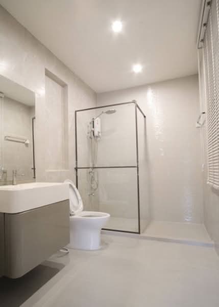 Baan Klang Muang British Town Srinakarin, Samut Prakan, Soi Baan Klang Muang British Town Srinakarin, Bang Kaeo, Bang Plee, Samut Prakan, 3 Bedrooms, 230 sqm, Townhouse For Rent, by นัฐพงค์ มณีอัครเนตร, 500416498 - DDproperty.com