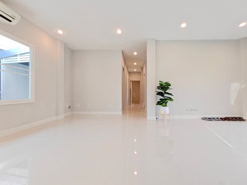 Centro Srinakarin-Bangna, Bangkok, Chaloem Phrakiat Rama 9 Road, Nong Bon, Prawet, Bangkok, 4 Bedrooms, 185 sqm, Single Detached House For Sale, by Sunny Next Step, 500416534 - DDproperty.com