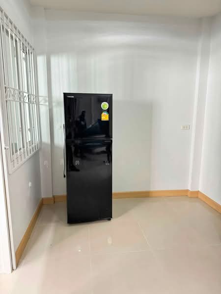 ให้เช่าบ้านแฝด ม.ธาดาทาวน์ อัสสัมชัญ ศรีราชา, Chon Buri (Pattaya), Surasak, Si Racha, Chon Buri (Pattaya), 3 Bedrooms, 100 sqm, Semi-Detached House (Twin House) For Rent, by Dusit Saengfa, 500416568 - DDproperty.com