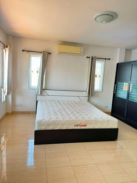 ให้เช่าบ้านแฝด ม.ธาดาทาวน์ อัสสัมชัญ ศรีราชา, Chon Buri (Pattaya), Surasak, Si Racha, Chon Buri (Pattaya), 3 Bedrooms, 100 sqm, Semi-Detached House (Twin House) For Rent, by Dusit Saengfa, 500416568 - DDproperty.com