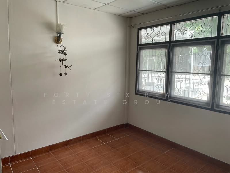ทาวน์โฮม 3 ชั้น 400 ม. จาก Ratchada MRT, Bangkok, Jom Phon, Chatuchak, Bangkok, 3 Bedrooms, 170 sqm, Townhouse For Rent, by Forty-Six Real Estate Group, 500416580 - DDproperty.com