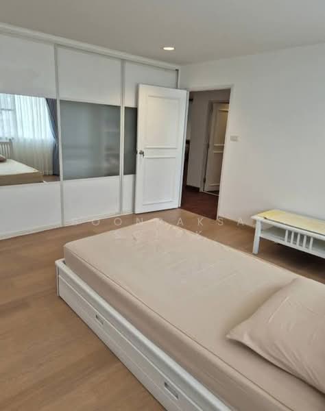 D.S. Tower 1 Sukhumvit 33, Bangkok, Soi Phrom Chit, Khlong Tan Nua, Watthana, Bangkok, 3 Bedrooms, 200 sqm, Condo For Rent, by Boonraksa Sopak, 500416625 - DDproperty.com