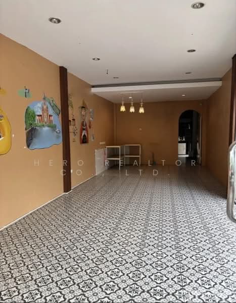 For Rent Retail Space 82 sqm near BTS Saint Louis, Sathon Bangkok HRE01060, กรุงเทพ, ทุ่งวัดดอน, สาทร, กรุงเทพ, 82 ตร.ม., พื้นที่ขายของ ให้เช่า, โดย Hero Realtor Co., Ltd., 500416642 - DDproperty.com