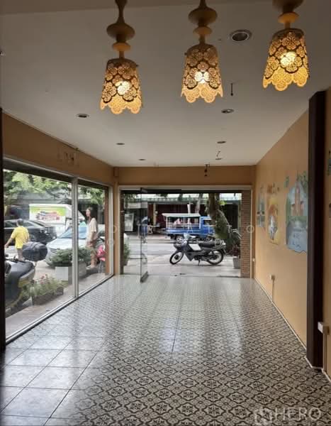For Rent Retail Space 82 sqm near BTS Saint Louis, Sathon Bangkok HRE01060, กรุงเทพ, ทุ่งวัดดอน, สาทร, กรุงเทพ, 82 ตร.ม., พื้นที่ขายของ ให้เช่า, โดย Hero Realtor Co., Ltd., 500416642 - DDproperty.com