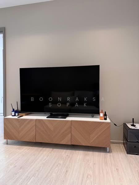 The Room Sukhumvit 38, Bangkok, Soi Sukhumvit 38, Phra Kanong, Khlong Toei, Bangkok, 1 Bedroom, 43 sqm, Condo For Rent, by Boonraksa Sopak, 500416721 - DDproperty.com