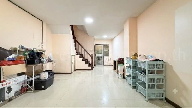 Moobaan K.C. Ramintra 7 : หมู่บ้านเค.ซี. รามอินทรา 7, กรุงเทพ, สามวาตะวันตก, คลองสามวา, กรุงเทพ, 100 ตร.ม., ทาวน์เฮ้าส์ ขาย, โดย คุณ ปัณณณัฐ ( ปัณณ์ ), 500416747 - DDproperty.com
