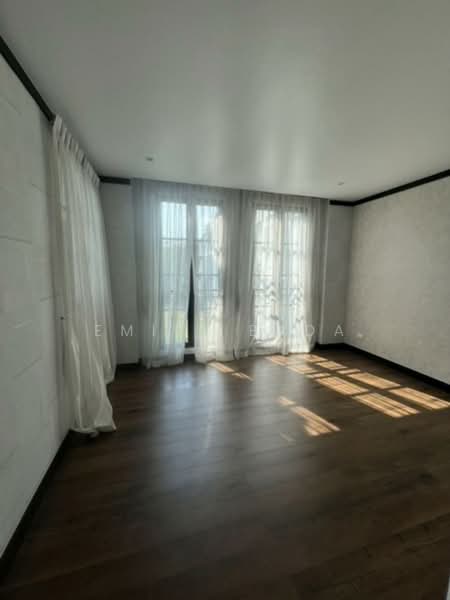 Maison Blanche – Sukhumvit 67, Bangkok, 59 Soi Sukhumvit 67, Phra Kanong Nua, Watthana, Bangkok, 4 Bedrooms, 280 sqm, Single Detached House For Rent, by Emily Bada, 500416816 - DDproperty.com