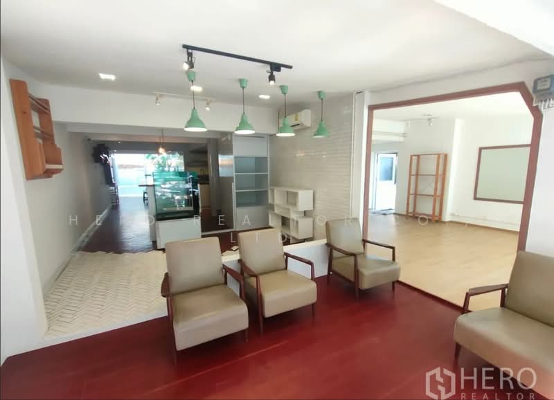 For Rent Retail Space 150 sqm near BTS Ekkamai, Watthana Bangkok BRE18578, กรุงเทพ, คลองตันเหนือ, วัฒนา, กรุงเทพ, 150 ตร.ม., พื้นที่ขายของ ให้เช่า, โดย Hero Realtor Co., Ltd., 500416968 - DDproperty.com