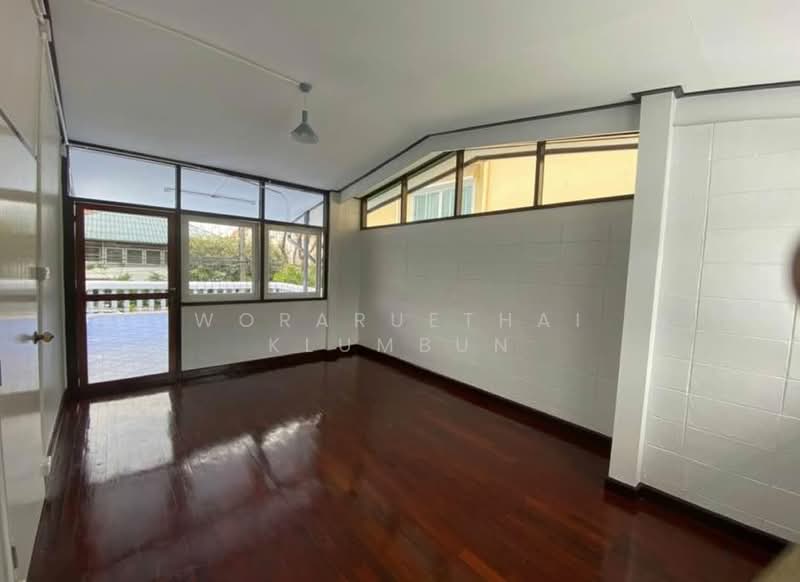 4-BR House, Bangkok, Nawamin, Bueng Kum, Bangkok, 4 Bedrooms, 250 sqm, Single Detached House For Sale, by Woraruethai Klumbun, 500416983 - DDproperty.com