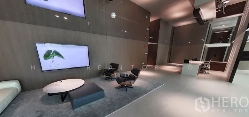 For Rent Fully Furnished Office Space 1,385 sqm near MRT Phra Ram 9, Din Daeng Bangkok HRE01077, Bangkok, Din Daeng, Bangkok, , 1,385 sqm, Office Space For Rent, by Hero Realtor Co., Ltd., 500417136 - DDproperty.com