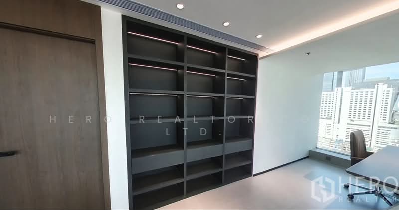 For Rent Fully Furnished Office Space 1,385 sqm near MRT Phra Ram 9, Din Daeng Bangkok HRE01077, Bangkok, Din Daeng, Bangkok, , 1,385 sqm, Office Space For Rent, by Hero Realtor Co., Ltd., 500417136 - DDproperty.com