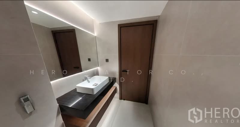 For Rent Fully Furnished Office Space 1,385 sqm near MRT Phra Ram 9, Din Daeng Bangkok HRE01077, Bangkok, Din Daeng, Bangkok, , 1,385 sqm, Office Space For Rent, by Hero Realtor Co., Ltd., 500417136 - DDproperty.com