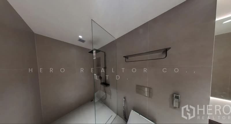 For Rent Fully Furnished Office Space 1,385 sqm near MRT Phra Ram 9, Din Daeng Bangkok HRE01077, กรุงเทพ, ดินแดง, กรุงเทพ, 1,385 ตร.ม., สำนักงาน ให้เช่า, โดย Hero Realtor Co., Ltd., 500417136 - DDproperty.com