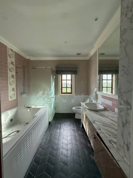 undefined, Bangkok, Thung Song Hong, Lak Si, Bangkok, 4 Bedrooms, 750 sqm, Single Detached House For Rent, by Woraruethai Klumbun, 500417170 - DDproperty.com