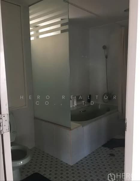 Tai Ping Towers, Bangkok, 582 Soi Sukhumvit 63, Khlong Tan Nua, Watthana, Bangkok, 4 Bedrooms, 252 sqm, Condo For Rent, by Hero Realtor Co., Ltd., 500417178 - DDproperty.com