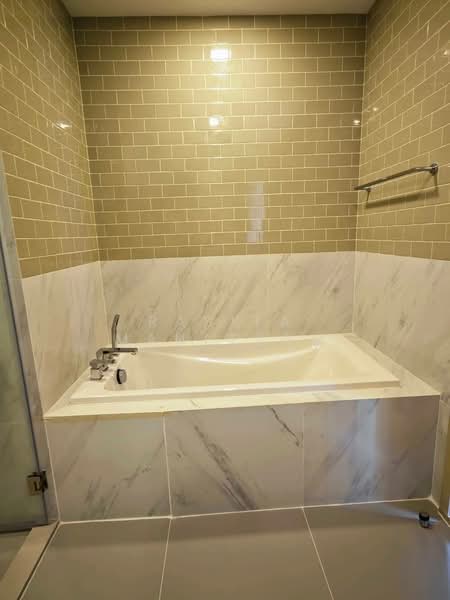 XT Phayathai, Bangkok, Phaya Thai Road, Thanon Phaya Thai, Ratchathewi, Bangkok, 2 Bedrooms, 75 sqm, Condo For Rent, by Rasita Maneelam, 500417223 - DDproperty.com