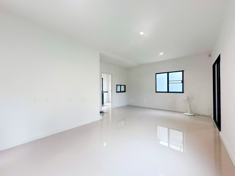Modi Villa Pinklao – Wongwaen : โมดิ วิลล่า ปิ่นเกล้า – วงแหวน, นนทบุรี, ทางหลวงชนบท นบ.1011, ศาลากลาง, บางกรวย, นนทบุรี, 176 ตร.ม., บ้านแฝด ขาย, โดย สุรเดช อรุณสุโรจน์, 500417270 - DDproperty.com